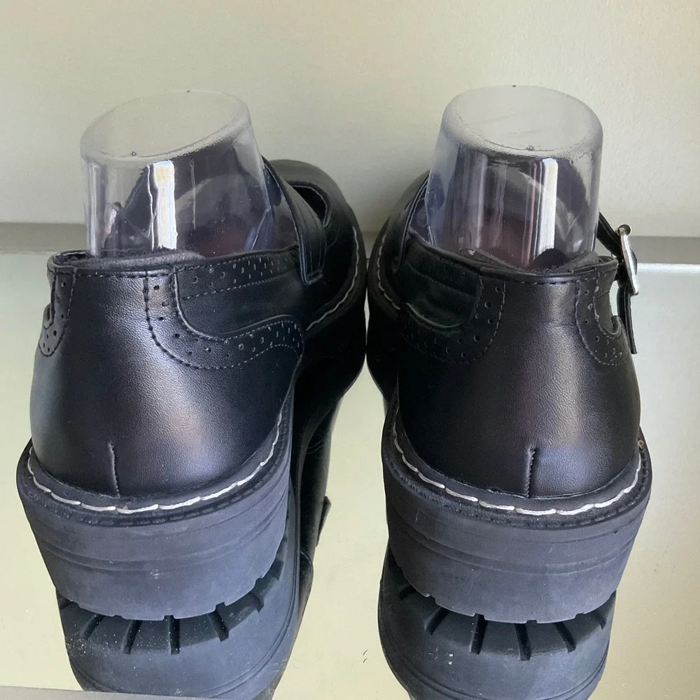 Torrid Black Chunky Wingtip Lug Sole Mary Jane Shoes 9WW Wide With Dark Academia